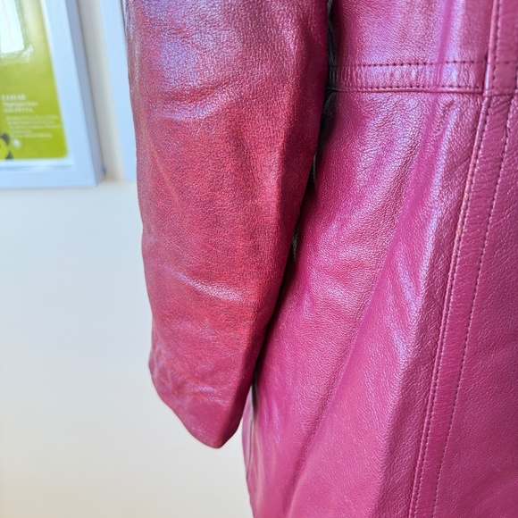 Vintage 70s berry leather coat w/ brass buttons + zip-out faux-fur lining - Picture 13 of 15